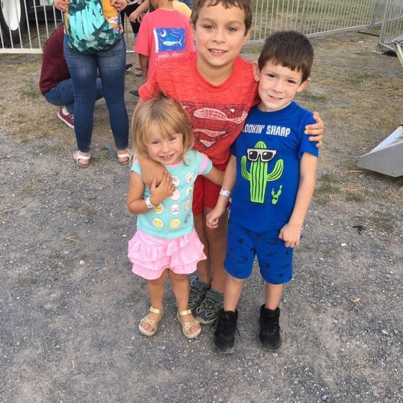 Meet your Posher, Brittany - Picture 1 of 2